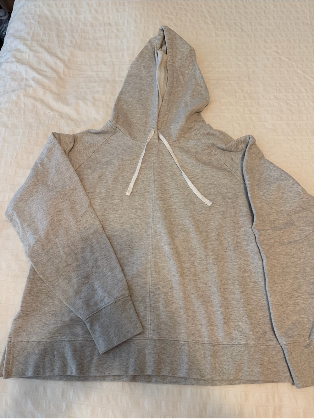 Eddie Bauer Women’s Classic Lightweight Hoodie in Heather Gray Sz M